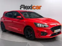 Usado Ford Focus ST-Line 125 CV (91 kW) 2018 Rojo Berlina