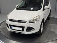 Usado Ford Kuga Trend 120 HP (88 kW) 2015 Branco SUV