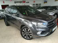 Usado Ford Kuga ST-Line 150 CV (110 kW) 2018 Gris / plata SUV