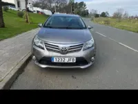 Usado Toyota Avensis Executive 124 CV (91 kW) 2015 Gris / plata Berlina