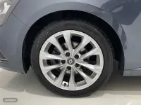 Usado Renault Mégane IV Zen 140 CV (102 kW) 2019 Blanco Berlina