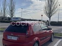 Usado Ford Fiesta Sport 100 CV (73 kW) 2007 Rojo Utilitario