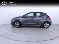 Usado Toyota Yaris Hybrid Active 116 CV (85 kW) 2025 Gris / plata Berlina