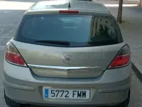 Usado Opel Astra Enjoy 105 CV (77 kW) 2007 Beige Berlina