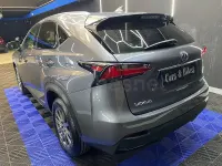 Usado Lexus NX300h 197 CV (144 kW) 2017 Gris / plata SUV