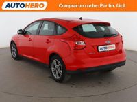 Usado Ford Focus Trend 126 CV (92 kW) 2014 Rojo Berlina