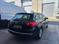 Usado Opel Astra Selective 110 CV (80 kW) 2013 Negro Familiar