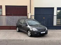 Usado Kia Carens Active 140 CV (102 kW) 2007 Gris / plata Monovolumen