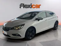 Usado Opel Astra S 110 CV (80 kW) 2019 Blanco Berlina