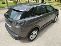 Usado Peugeot 3008 Active 130 CV (95 kW) 2021 Gris / plata SUV
