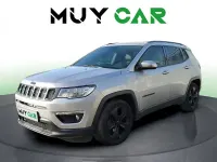 Usado Jeep Compass Night Eagle 140 CV (102 kW) 2019 Gris / plata SUV