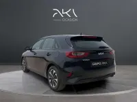 Usado Kia Ceed 101 CV (74 kW) 2025 Negro Utilitario