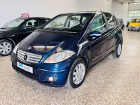 Usado Mercedes A180 Elegance 109 CV (80 kW) 2006 Azul Monovolumen