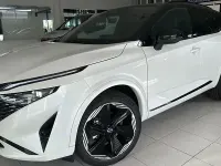 Usado Nissan Qashqai 190 CV (139 kW) 2025 Lunar white con techo midnight SUV