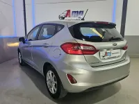 Usado Ford Fiesta Active 86 HP (63 kW) 2018 Cinzento Citadino