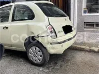 Usado Nissan Micra Visia 65 CV (47 kW) 2005 Amarillo Berlina