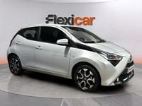 Usado Toyota Aygo X-play 72 CV (52 kW) 2019 Gris Utilitario