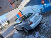 Usado VW Passat Highline 90 CV (66 kW) 2001 Gris / plata Berlina