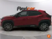 Usado Toyota Yaris Hybrid Active 130 CV (95 kW) 2024 Rojo