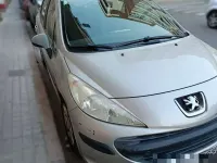 Usado Peugeot 207 73 CV (53 kW) 2008 Gris Berlina