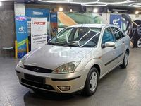 Usado Ford Focus Ambiente 100 CV (73 kW) 2005 Gris / plata Berlina