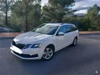 Usado Skoda Octavia Style 150 CV (110 kW) 2019 Blanco Familiar