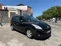 Usado Peugeot 5008 Active 115 CV (84 kW) 2013 Negro Monovolumen