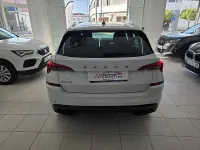 Usado Skoda Kamiq 110 CV (80 kW) 2022 Blanco SUV