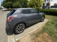 Usado SsangYong Tivoli 116 CV (85 kW) 2017 Gris / plata SUV