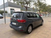 Usado VW Touran Advance 150 CV (110 kW) 2021 Gris / plata Monovolumen