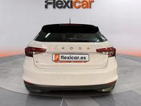 Usado Skoda Fabia Selection 95 CV (69 kW) 2024 Blanco Utilitario