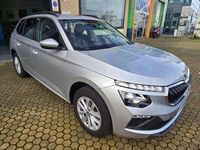 Usado Skoda Kamiq Selection 95 CV (69 kW) 2025 Gris / plata SUV