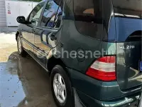 Usado Mercedes ML270 163 CV (119 kW) 2000 Verde SUV
