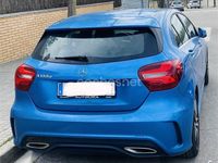 Käytetty Mercedes A180 Urban 109 HP (80 kW) 2016 Sininen Sedan