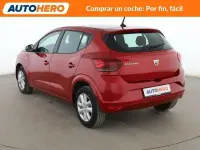 Usado Dacia Sandero Comfort 91 CV (66 kW) 2022 Rojo Berlina