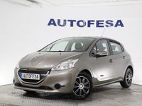 Usado Peugeot 208 Active 82 CV (60 kW) 2014 Plateado Utilitario