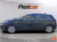 Usado Kia Ceed 120 CV (88 kW) 2019 Negro Utilitario