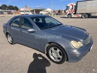Usado Mercedes C220 Classic 143 CV (105 kW) 2004 Azul Berlina