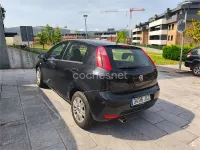Usado Fiat Punto Easy 69 CV (50 kW) 2016 Negro Utilitario