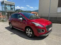 Usado Peugeot 3008 Allure 120 CV (88 kW) 2014 Granate Familiar