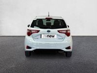 Usado Toyota Yaris Hybrid Active 100 CV (73 kW) 2018 Blanco Berlina