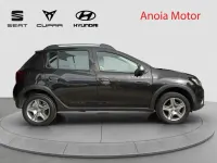 Usado Dacia Sandero Essentiel 90 CV (66 kW) 2018 Negro Berlina