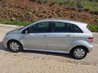 Usado Mercedes B170 116 CV (85 kW) 2006 Gris / plata Monovolumen