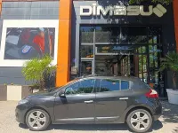 Usado Renault Mégane III Dynamique 180 CV (132 kW) 2010 Gris / plata Berlina