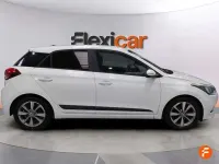 Begagnad Hyundai i20 84 HK (61 kW) 2017 Vit Sedan