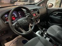 Usado Kia Rio 85 CV (62 kW) 2014 Blanco Berlina