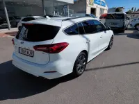Usado Ford Focus ST-Line 125 CV (91 kW) 2023 Blanco Familiar