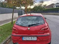 Usado Alfa Romeo 147 Distinctive 105 CV (77 kW) 2004 Rojo Utilitario