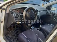Usado Ford Focus Trend 100 CV (73 kW) 2004 Blanco Berlina