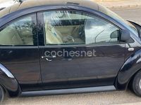 Usado VW New Beetle 115 CV (84 kW) 1999 Negro Utilitario